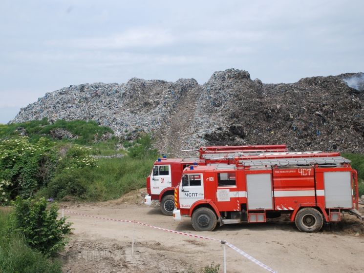 Госслужба по ЧС: Пожар на свалке под Львовом локализован