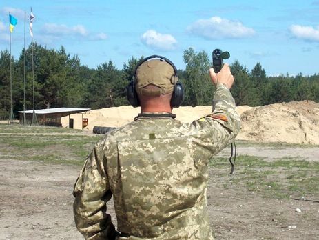 В Украине впервые прошли соревнования военных снайперов. Фоторепортаж