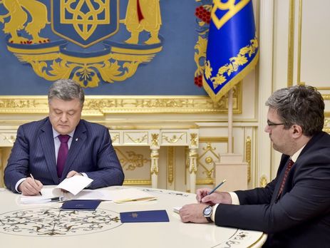 Порошенко подписал закон об освобождении пенсий от налогообложения