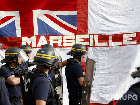 УЕФА: Россию и Англию могут снять с Евро 2016, если повторятся беспорядки 