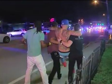 Очевидец после теракта в Орландо: Кровь была везде. Видео