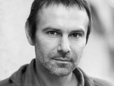 Вакарчук поделился селфи с одноклассниками 