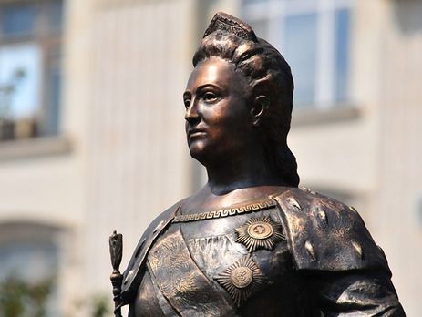 В Симферополь привезли памятник Екатерине II