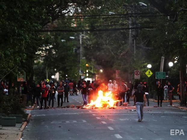 В Чили количество погибших из-за протестов против подорожания проезда в метро увеличилось до восьми