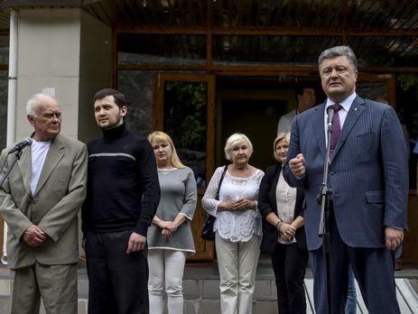 Порошенко: Мы будем добиваться освобождения всех украинцев, удерживаемых в России