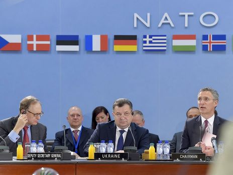 Полторак: В 2016 году боевые потери составили 623 украинских военнослужащих