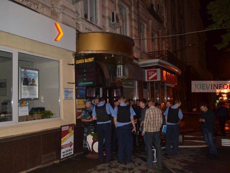 В полиции опровергли информацию о взрыве в центре Киева, речь идет лишь о пожаре