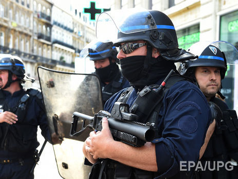 В Лилле после матча Россия – Словакия начались беспорядки, полиция применила слезоточивый газ. Видео