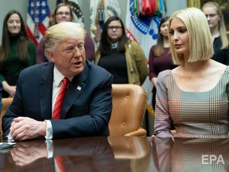 ﻿Креативному директору Louis Vuitton не сподобалося, що Трамп брав участь у відкритті нового заводу компанії у США