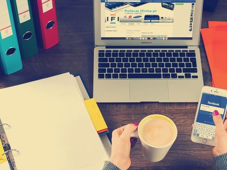 Facebook заблокировал сеть российских аккаунтов в Instagram за публикацию политических постов в США