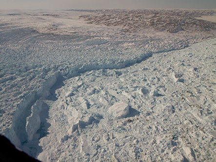 Ученые нашли под льдами Гренландии огромную реку
