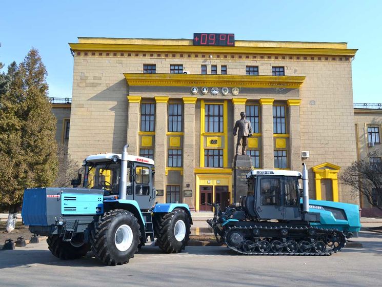 Работники "Харьковского тракторного завода" пикетировали управление СБУ