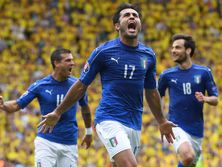 Сборная Италии обыграла шведов и вышла в плей-офф Евро 2016. Фоторепортаж