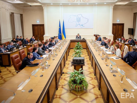 Кабмин Украины инициирует отмену обязательной печати законов в 
