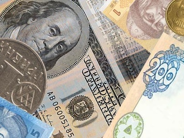 Межбанк: доллар усилил свои позиции