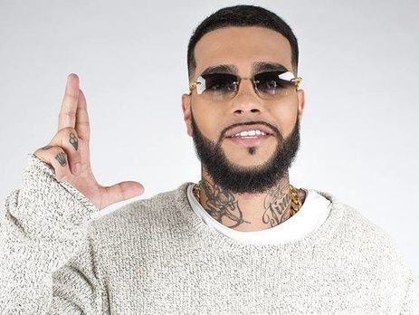 Тимати застрял в лифте со своими поклонницами