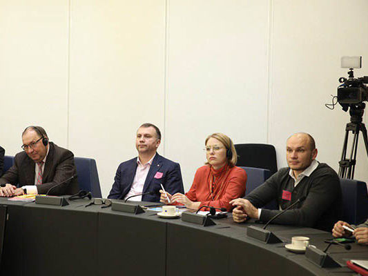 ﻿Депутати Європарламенту виступили за незалежність української судової системи