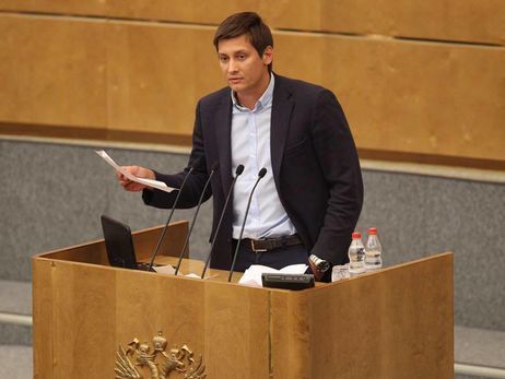 Депутат Госдумы Гудков о разгоне велопробега в Питере: За велосипедистами уже пришли, молодоженам приготовиться