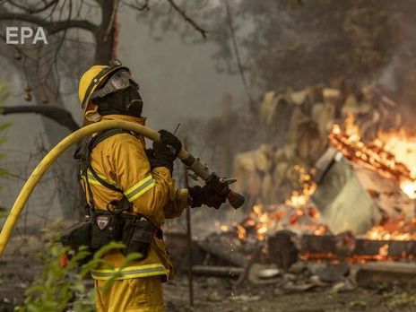 ﻿У Каліфорнії через відновлення лісових пожеж евакуювали 40 тис. осіб. Фоторепортаж