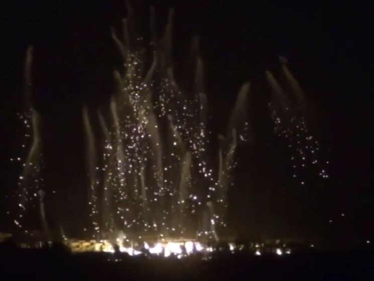 Anadolu: Российская авиация сбросила фосфорные бомбы на поселки вблизи Алеппо. Видео