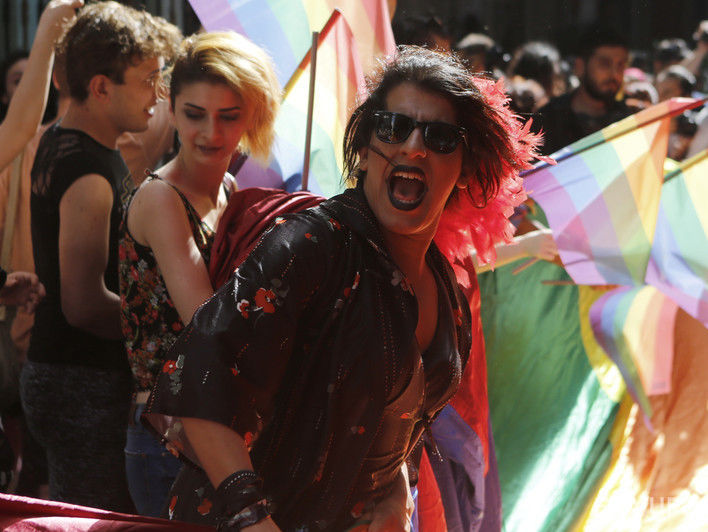 В Стамбуле местный житель и двое россиян арестованы по подозрению в подготовке теракта во время гей-прайда &ndash; СМИ