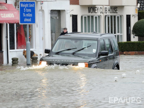 Ливни подтопили Лондон, закрыты несколько станций метро
