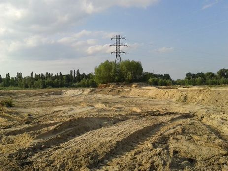 Добывая речной песок в Голосеевском районе Киева, преступники нанесли ущерб государству на 31 млн грн