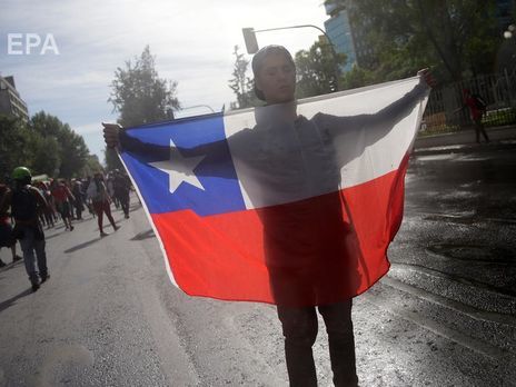 Президент Чили отменил чрезвычайное положение в стране