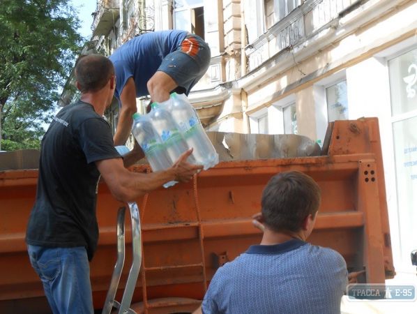 В Измаил привезли 40 тонн питьевой воды для социально незащищенных слоев населения