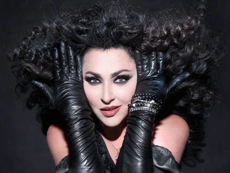 У Лолиты на балконе свили гнездо ласточки