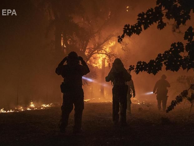 В Калифорнии из-за лесных пожаров эвакуируют около 180 тыс. человек