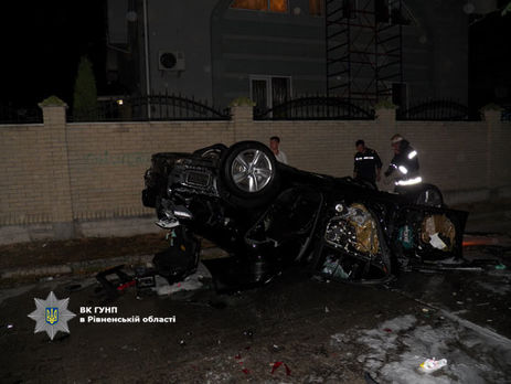 В Ровенской области во время массовой драки на свадьбе повредили автомобиль