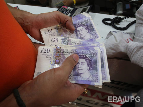 Фунт продолжает падение, обновляя минимумы