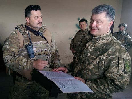 Гриценко обвинил Порошенко в сдаче донецкого аэропорта и гибели 