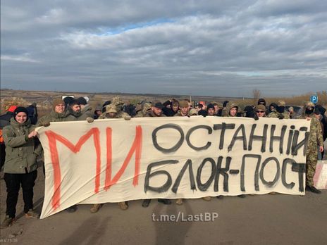 Находящиеся в Золотом добровольцы сообщили о стрельбе в их районе