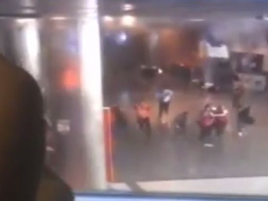 В интернете появилась запись взрывов в аэропорту Стамбула. Видео
