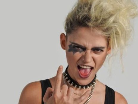 Историю образов субкультур панков и готов показали в коротком ролике. Видео