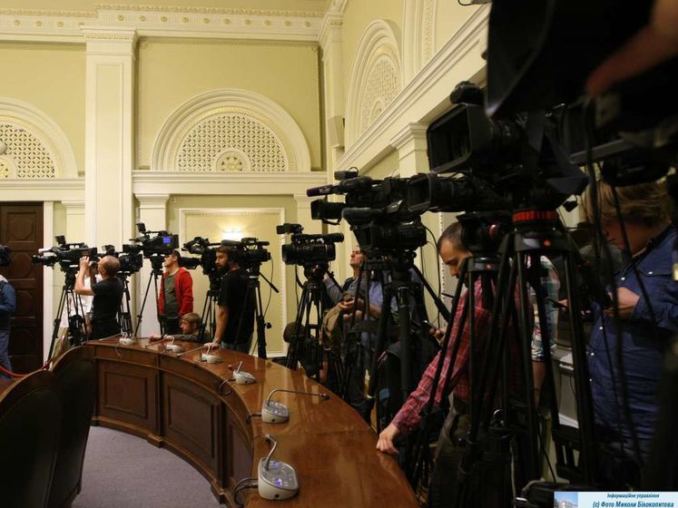 Рада приняла в первом чтении законопроект о наказании депутатов за кнопкодавство