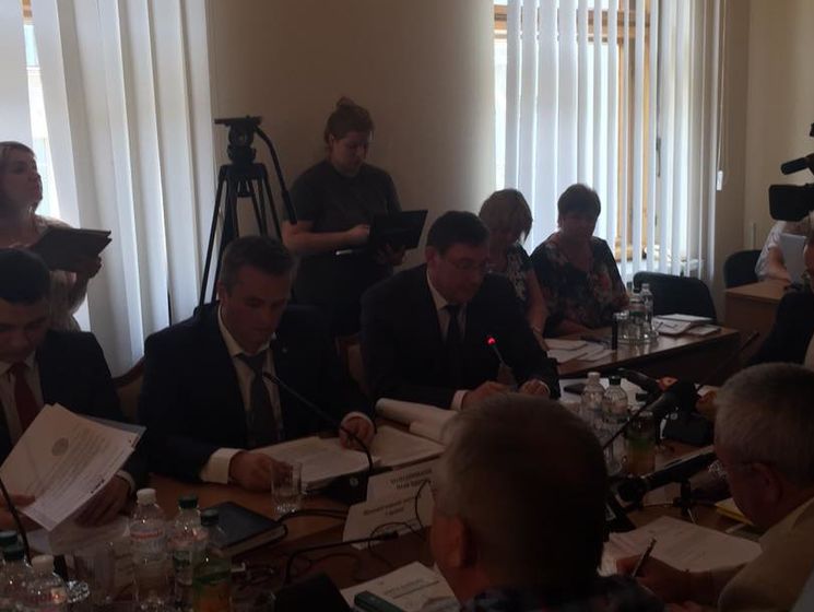 Регламентный комитет с оговорками передал представление о снятии депутатской неприкосновенности с Онищенко