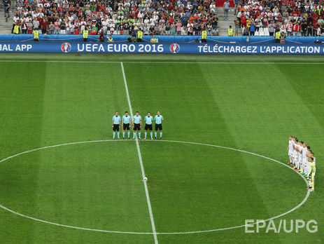 Четвертьфинал Евро 2016 начался с минуты молчания в память о жертвах теракта в Стамбуле