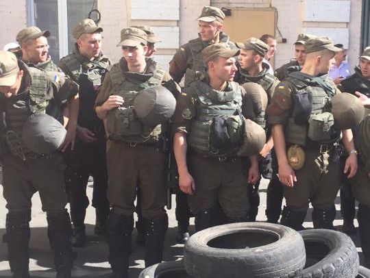 Мосийчук: После ареста комбата "Айдара" под Печерский суд бойцы добробатов привезли палатки