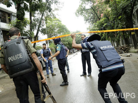 Премьер Бангладеш: При освобождении заложников в Дакке погибли шесть боевиков и двое полицейских