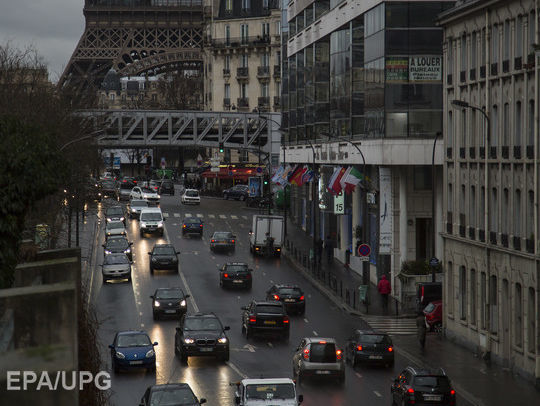 В Париже запретили ездить на авто, произведенных до 1997 года