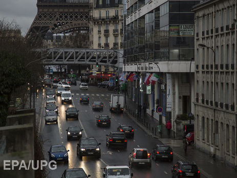 В Париже запретили ездить на авто, произведенных до 1997 года