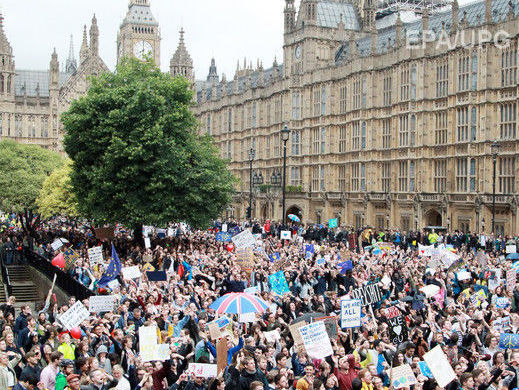 В Лондоне проходит марш протеста против выхода Британии из ЕС