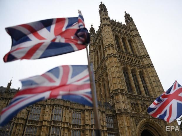 Палата лордов проголосовала за досрочные выборы в Британии