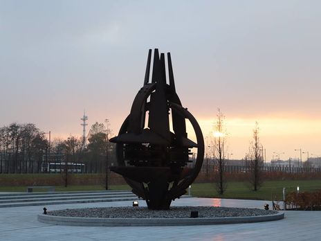 НАТО осуждает аннексию Крыма и заявляет о невозможности нормализации отношений с Россией