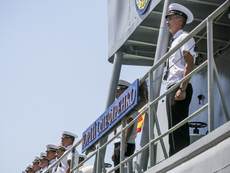 Порошенко присвоил десантному кораблю имя погибшего героя АТО Олефиренко