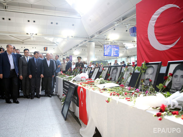 Правоохранители задержали еще трех человек по подозрению в теракте в аэропорту Стамбула – СМИ