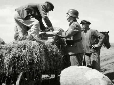 Киевлянка Хорошунова в дневнике 1942 года: Сидим, как мыши по углам. И самое большое наше желание — чтобы никто нас не трогал